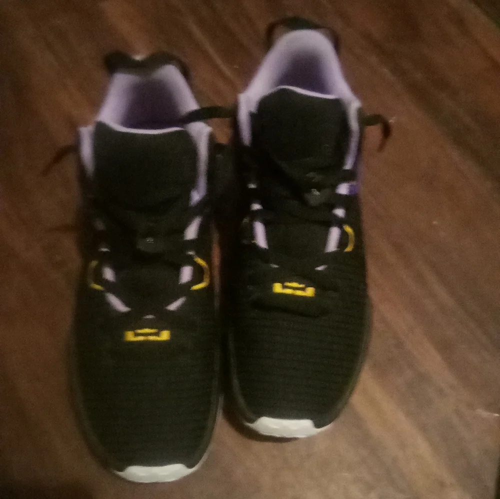 Lebron James official jersey - Picture 4 of 5